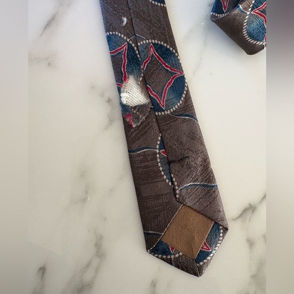 GIORGIO ARMANI vintage grey, blue and red men’s tie - Picture 6 of 8
